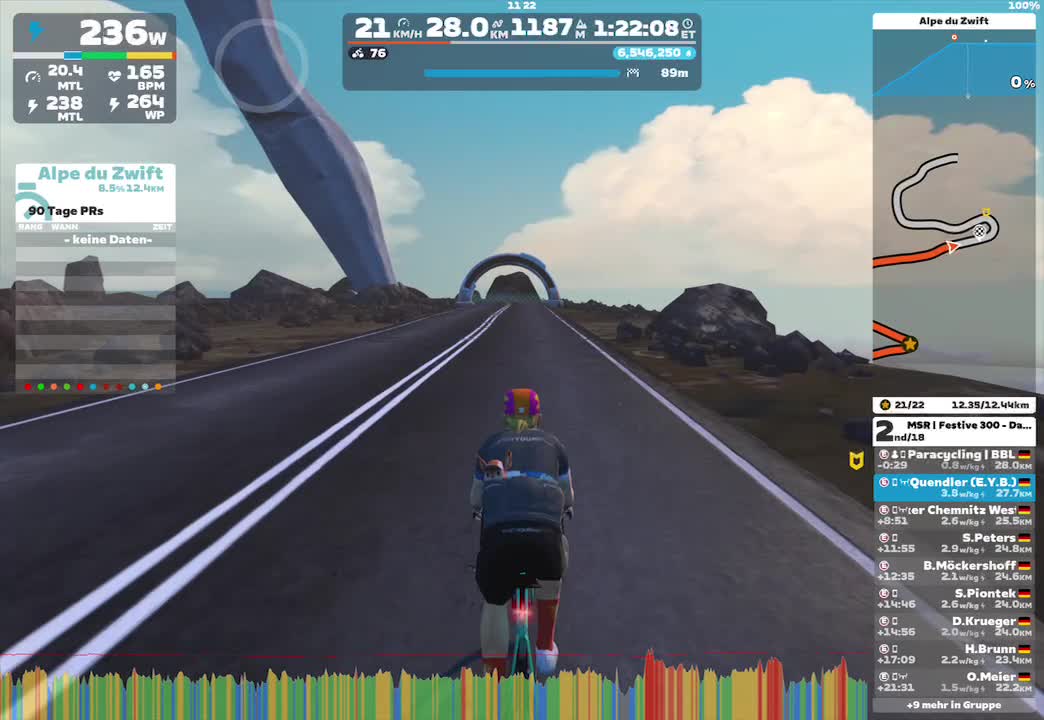 Zwift - Group Ride: MSR | Festive 300 - Day 1 on Tour of Fire and Ice in Watopia