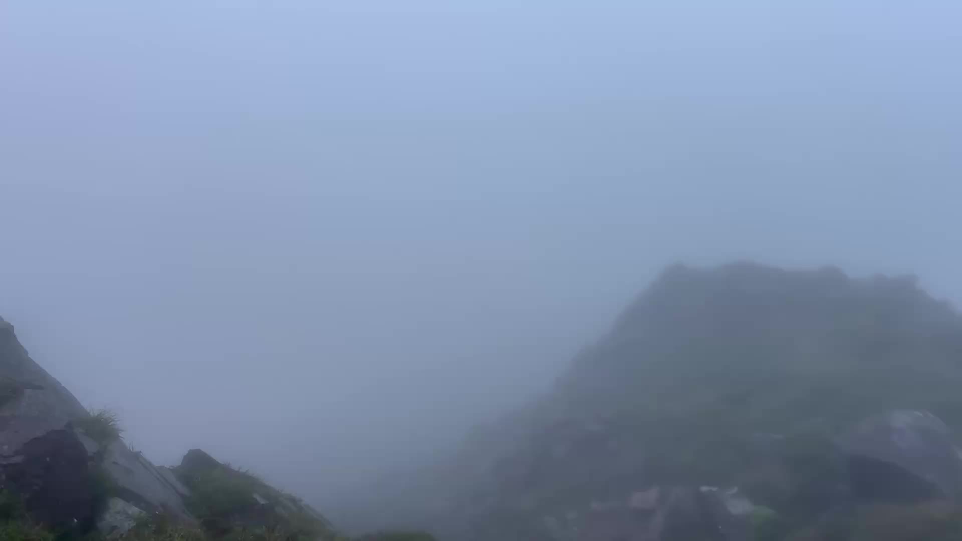神津島の天上山を走ってきた《朝長拓也》 - トリッパーズ Trippers