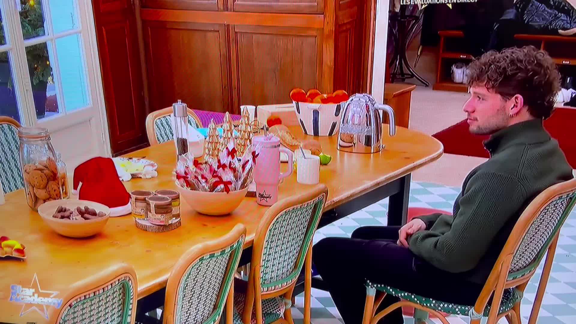 Tété kiné il est comme oim, mais bien plus talentueux 😂 
Heureusement qu’Anouk est là pour voler à son secours 🥹🤍🇧🇪