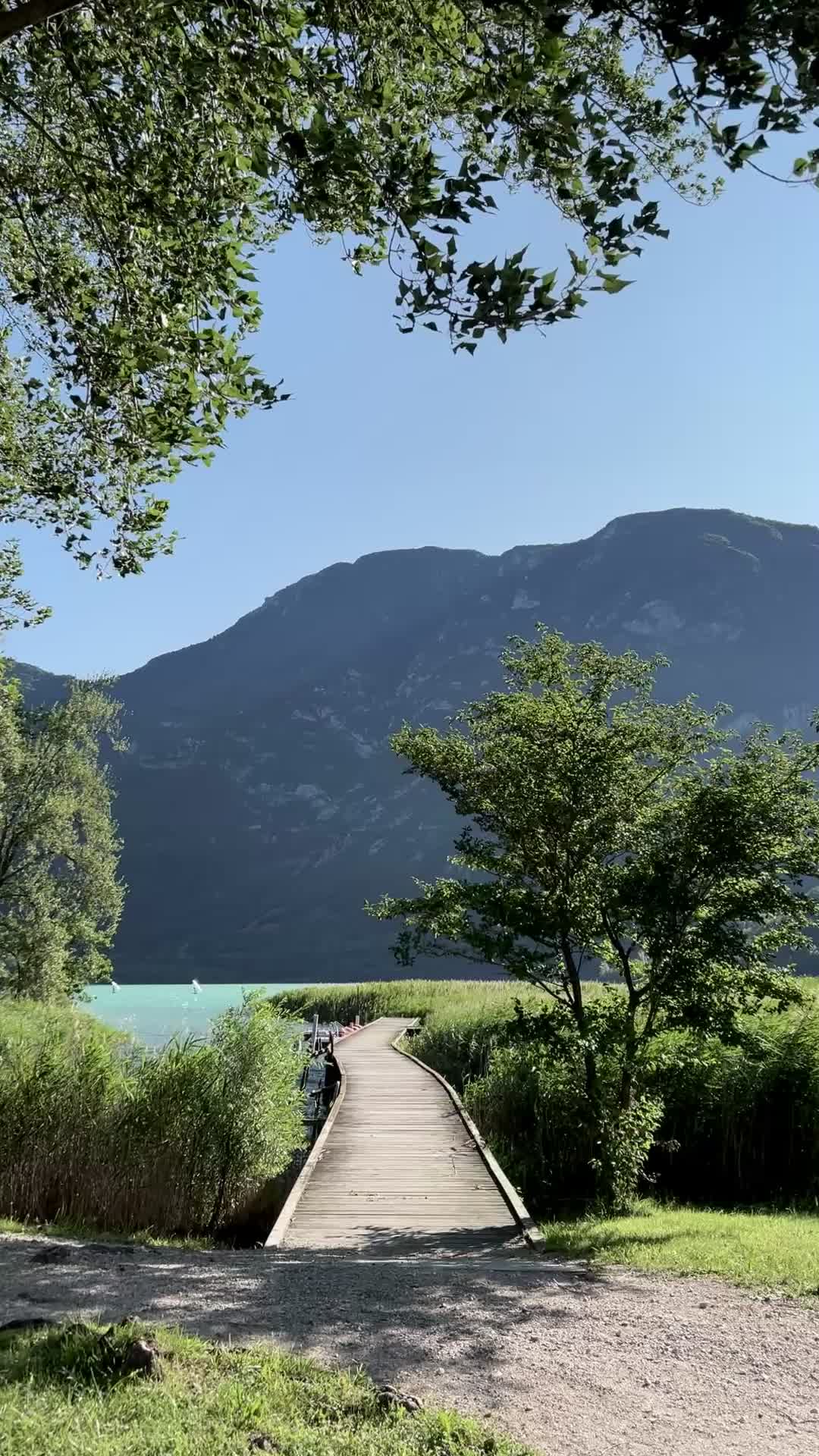 Mattino. Lago di Cavazzo